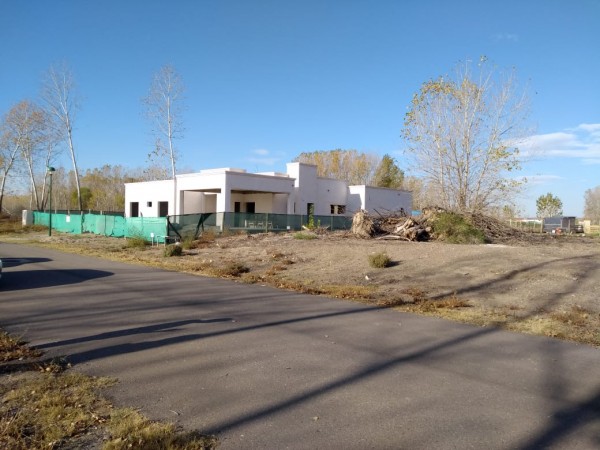 CH CLAUDIA BIENES RAICES VENDE LOTES EN LOS CANALES BARRIO PRIVADO DE PLOTTIER